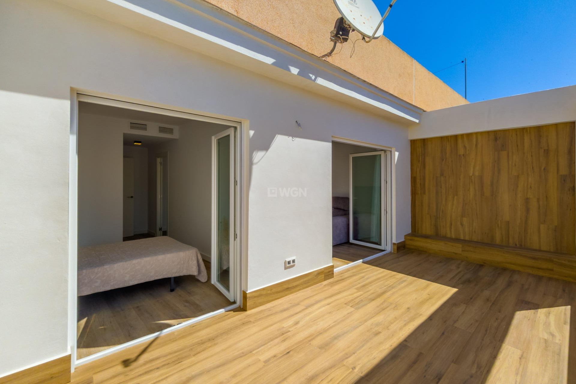 Odsprzedaż - Mieszkanie w bloku - Torrevieja - Playa del Cura