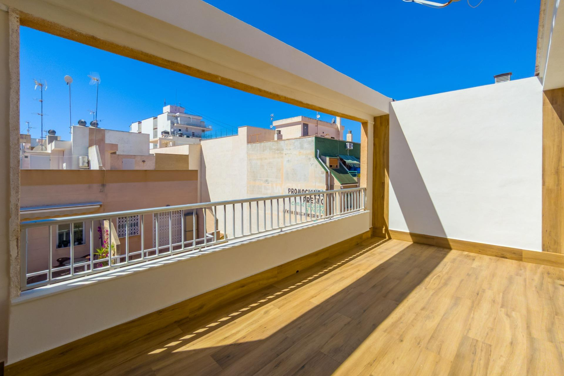 Odsprzedaż - Mieszkanie w bloku - Torrevieja - Playa del Cura