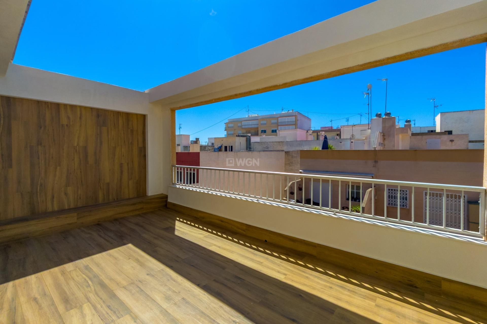 Odsprzedaż - Mieszkanie w bloku - Torrevieja - Playa del Cura