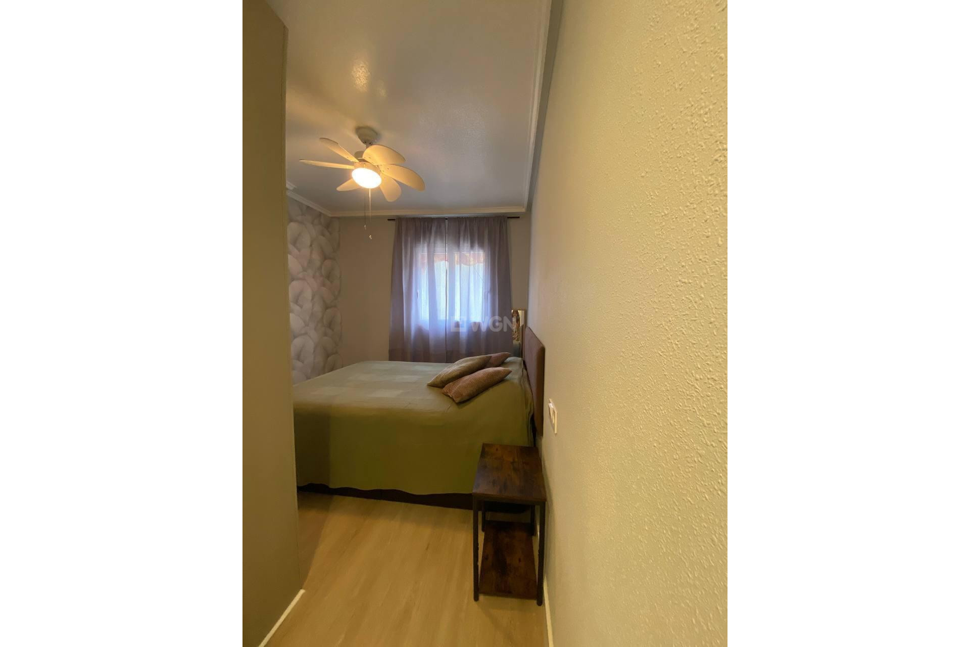 Odsprzedaż - Mieszkanie w bloku - Torrevieja - Playa del Cura