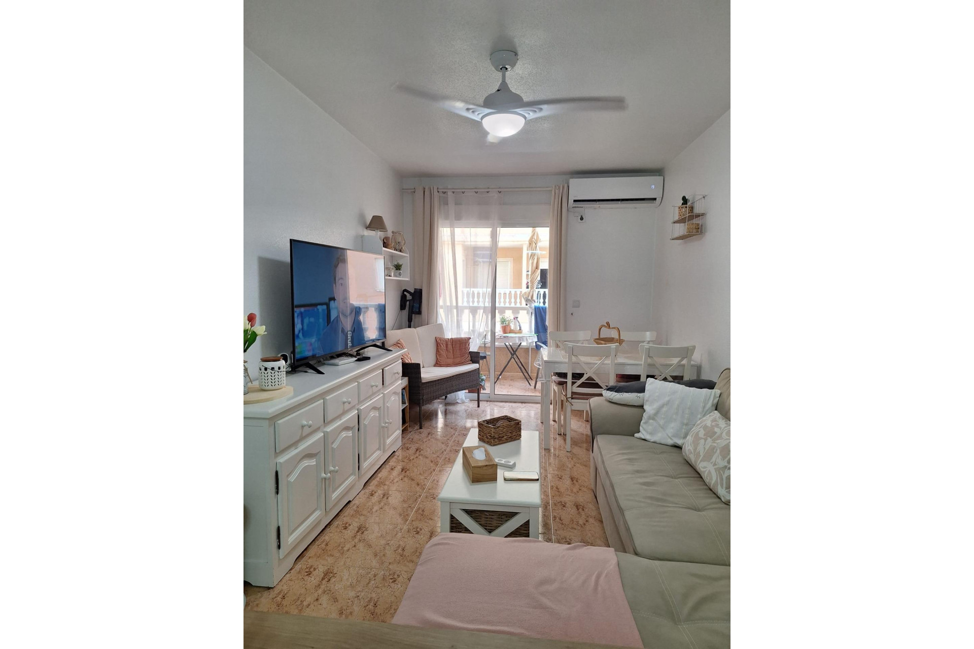 Odsprzedaż - Mieszkanie w bloku - Torrevieja - Playa del Cura