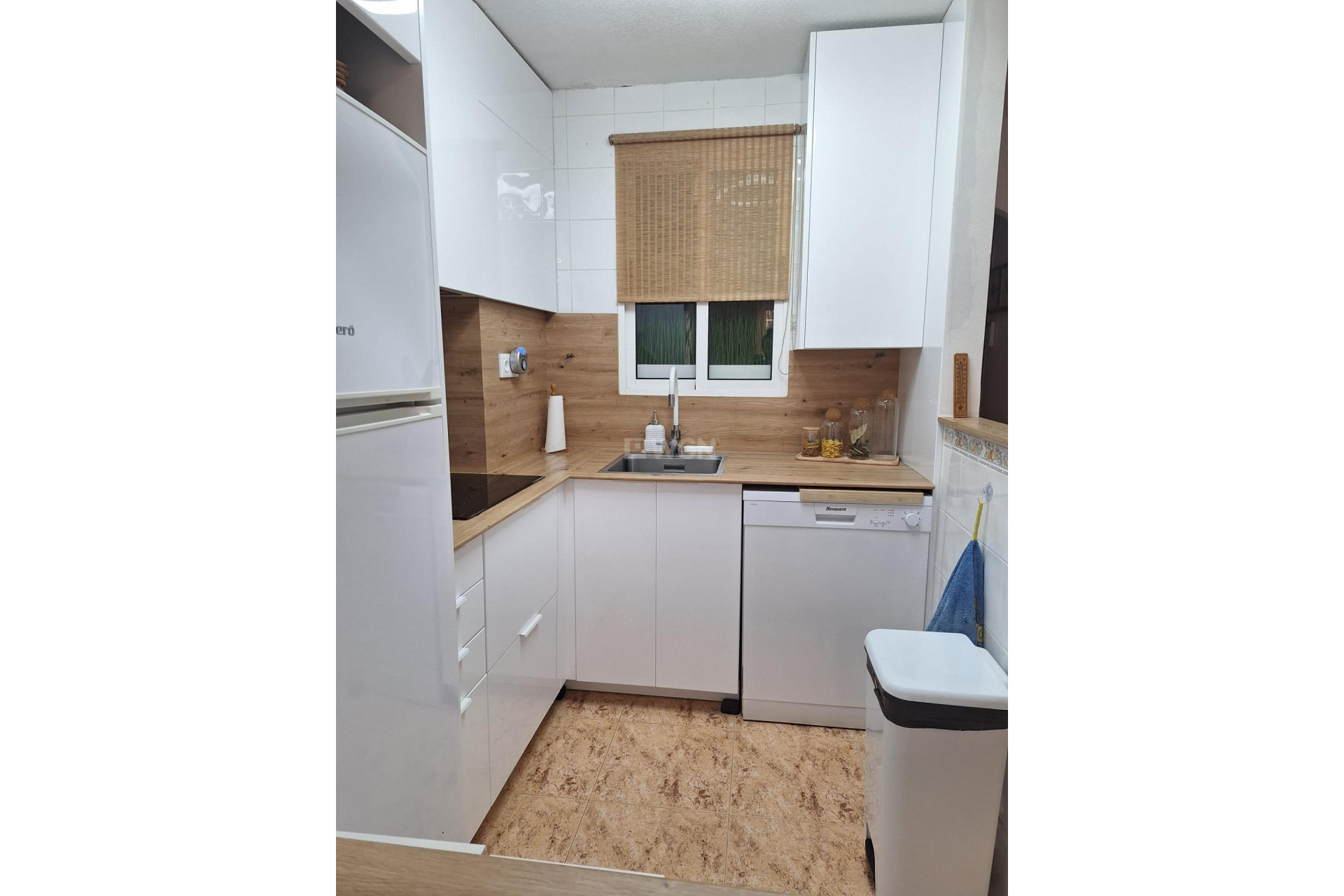 Odsprzedaż - Mieszkanie w bloku - Torrevieja - Playa del Cura