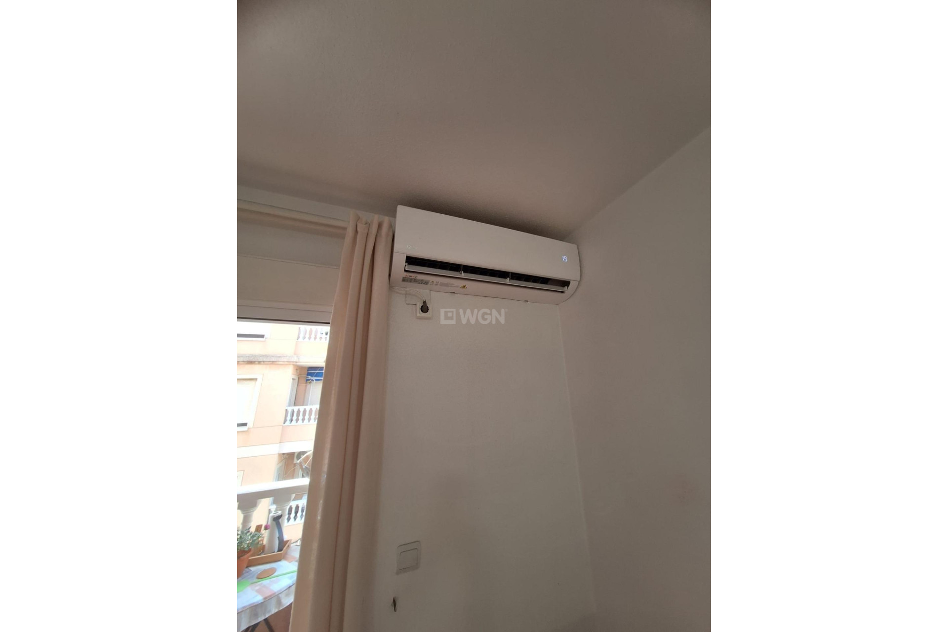 Odsprzedaż - Mieszkanie w bloku - Torrevieja - Playa del Cura