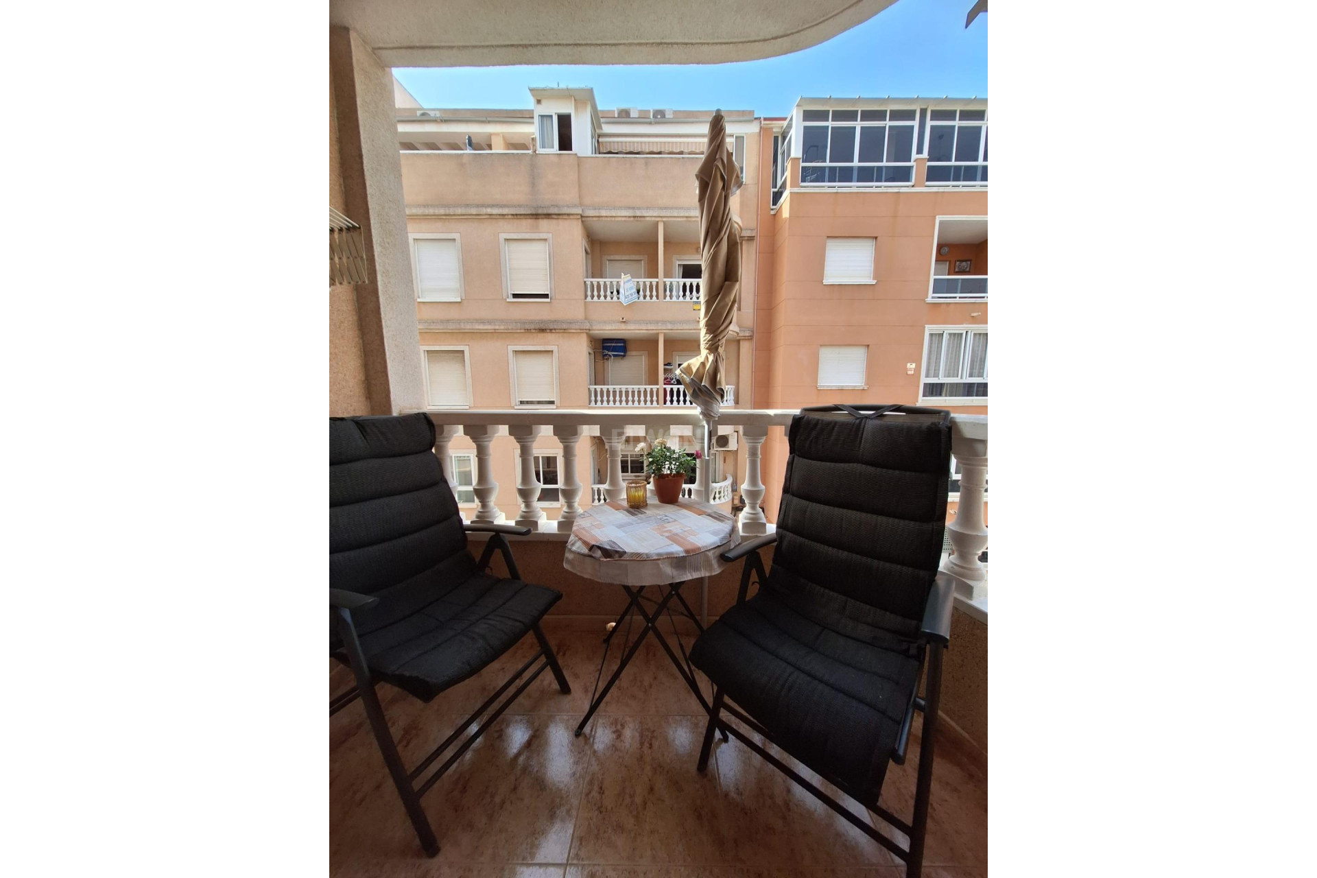 Odsprzedaż - Mieszkanie w bloku - Torrevieja - Playa del Cura