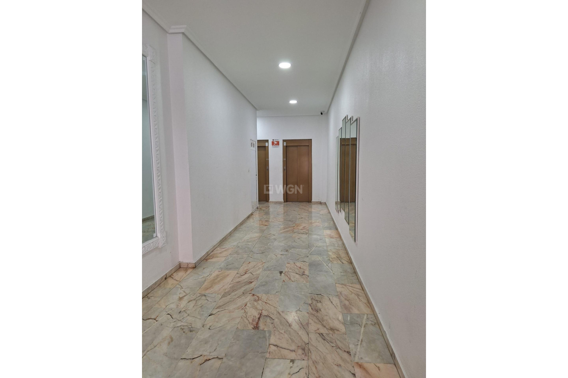 Odsprzedaż - Mieszkanie w bloku - Torrevieja - Playa del Cura
