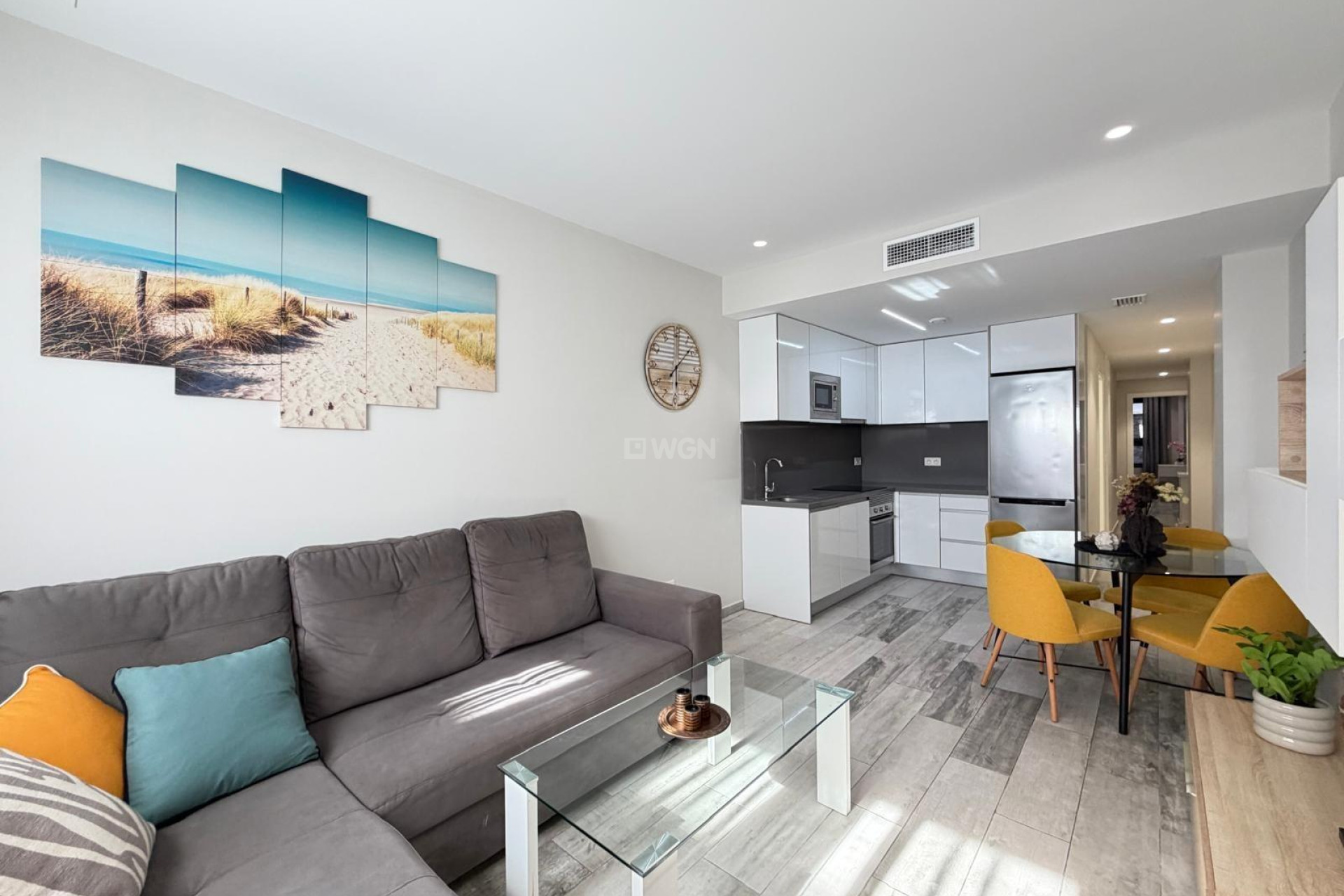 Odsprzedaż - Mieszkanie w bloku - Torrevieja - Playa del Cura