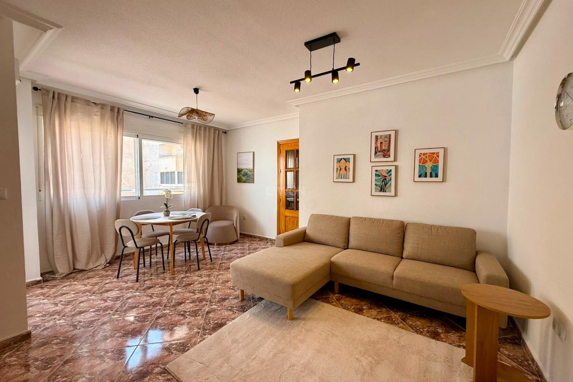 Odsprzedaż - Mieszkanie w bloku - Torrevieja - Playa del Cura