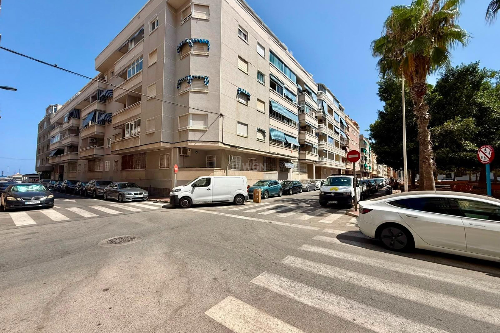 Odsprzedaż - Mieszkanie w bloku - Torrevieja - Playa del Cura