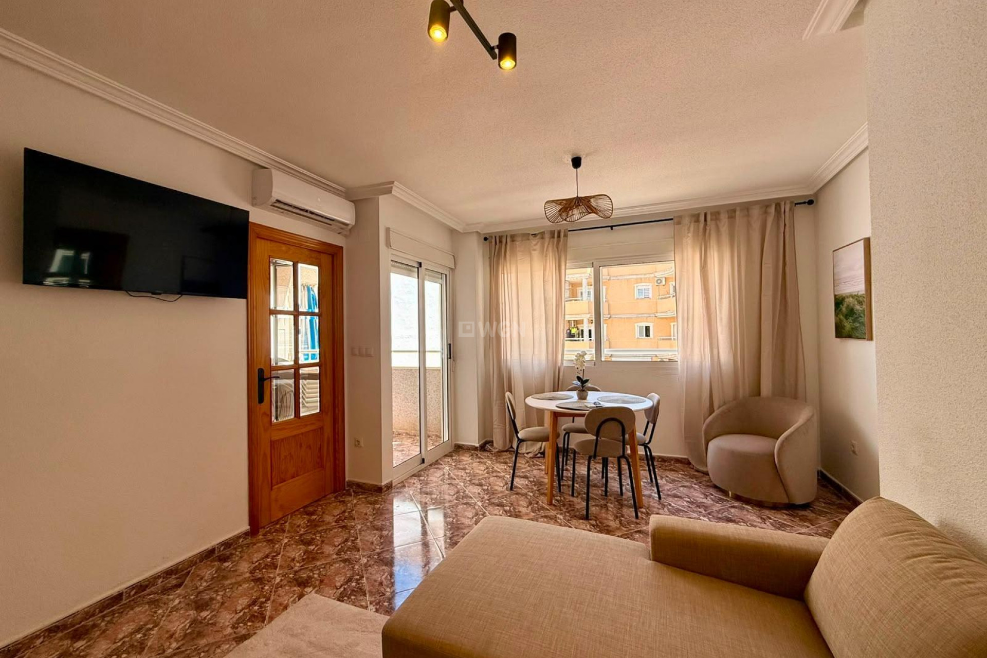 Odsprzedaż - Mieszkanie w bloku - Torrevieja - Playa del Cura