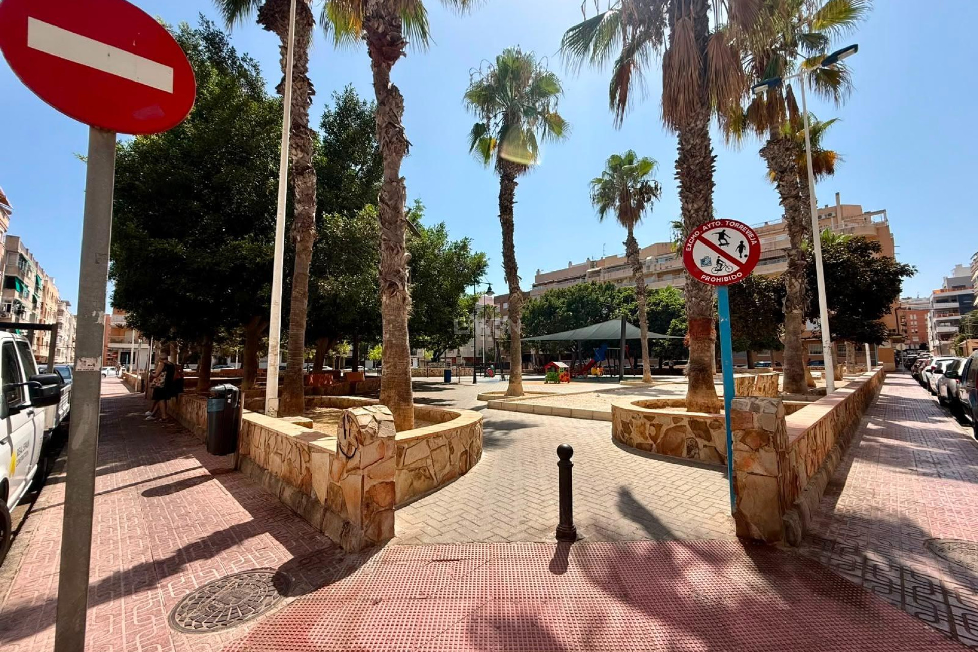 Odsprzedaż - Mieszkanie w bloku - Torrevieja - Playa del Cura