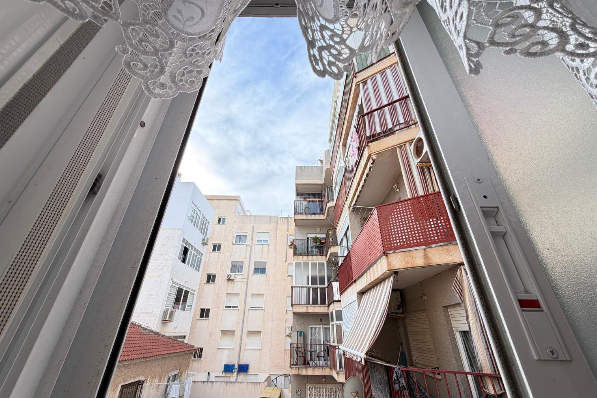 Odsprzedaż - Mieszkanie w bloku - Torrevieja - Playa del Cura