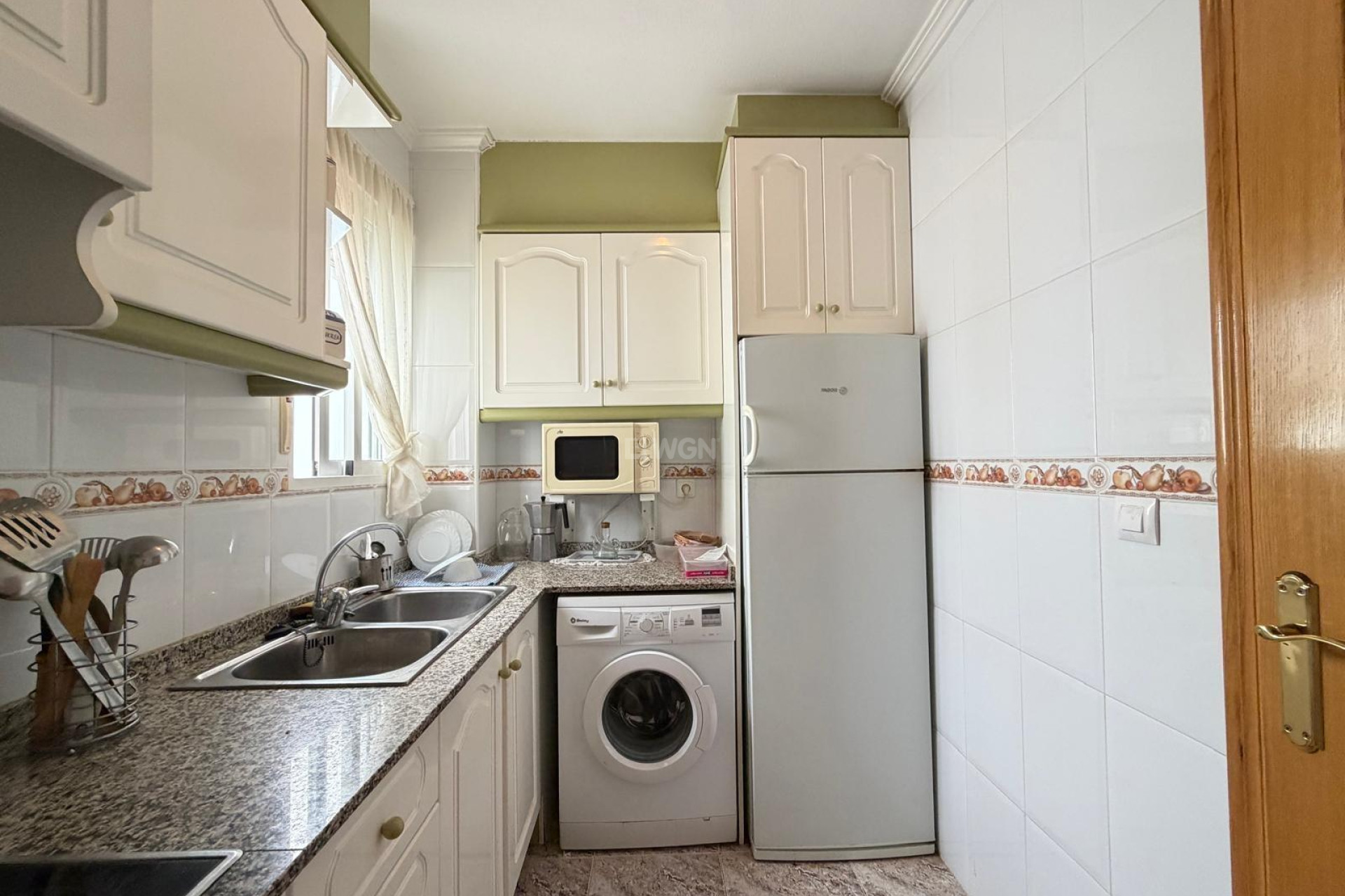 Odsprzedaż - Mieszkanie w bloku - Torrevieja - Playa del Cura