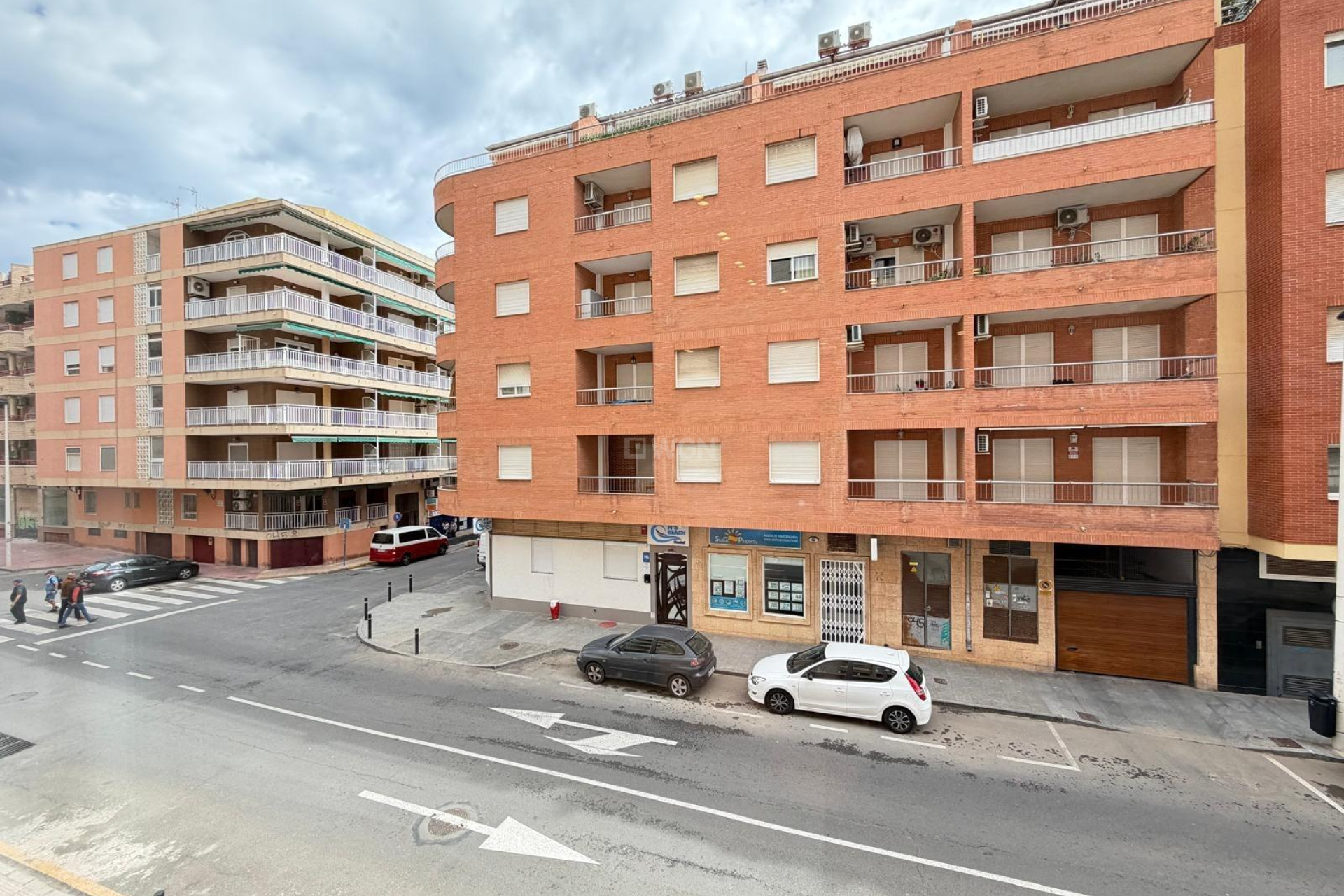 Odsprzedaż - Mieszkanie w bloku - Torrevieja - Playa del Cura