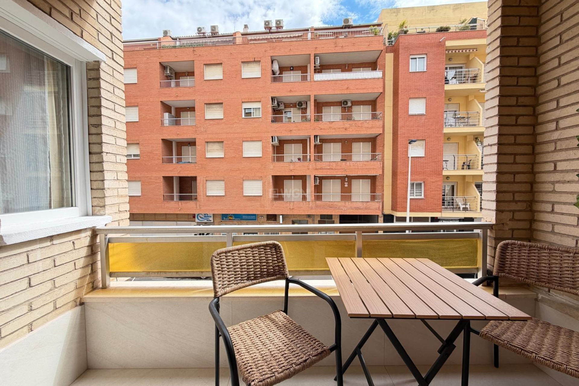 Odsprzedaż - Mieszkanie w bloku - Torrevieja - Playa del Cura