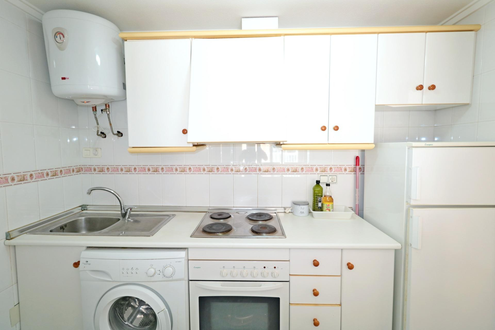 Odsprzedaż - Mieszkanie w bloku - Torrevieja - Playa del Cura