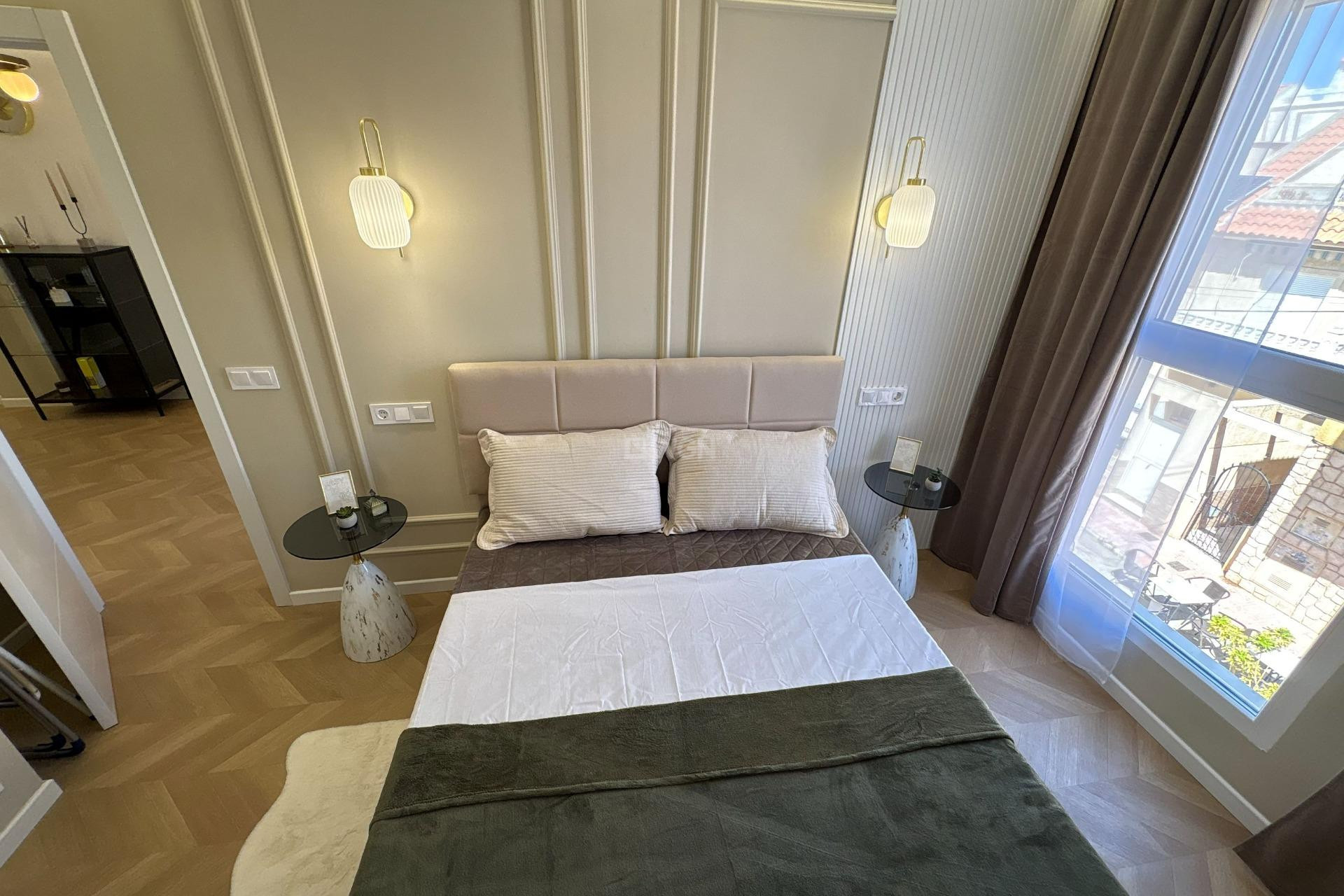 Odsprzedaż - Mieszkanie w bloku - Torrevieja - Playa del Cura