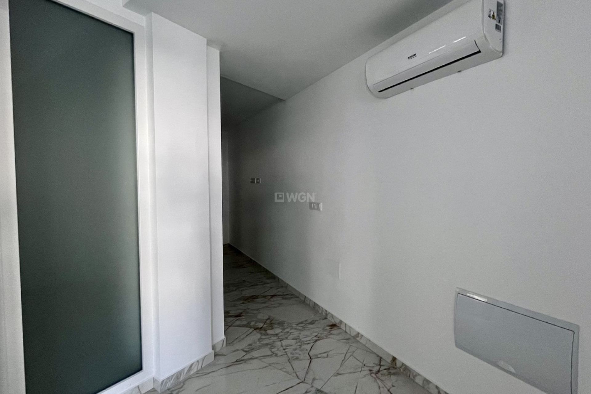 Odsprzedaż - Mieszkanie w bloku - Torrevieja - PLAYA LOS LOCOS