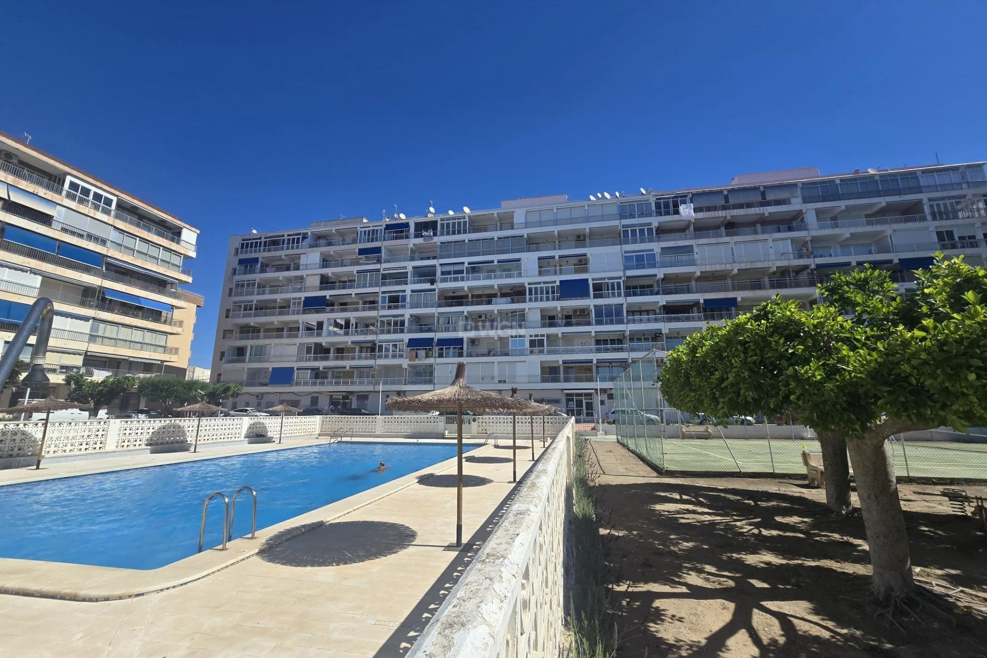 Odsprzedaż - Mieszkanie w bloku - Torrevieja - Puerto Deportivo Marina Salinas