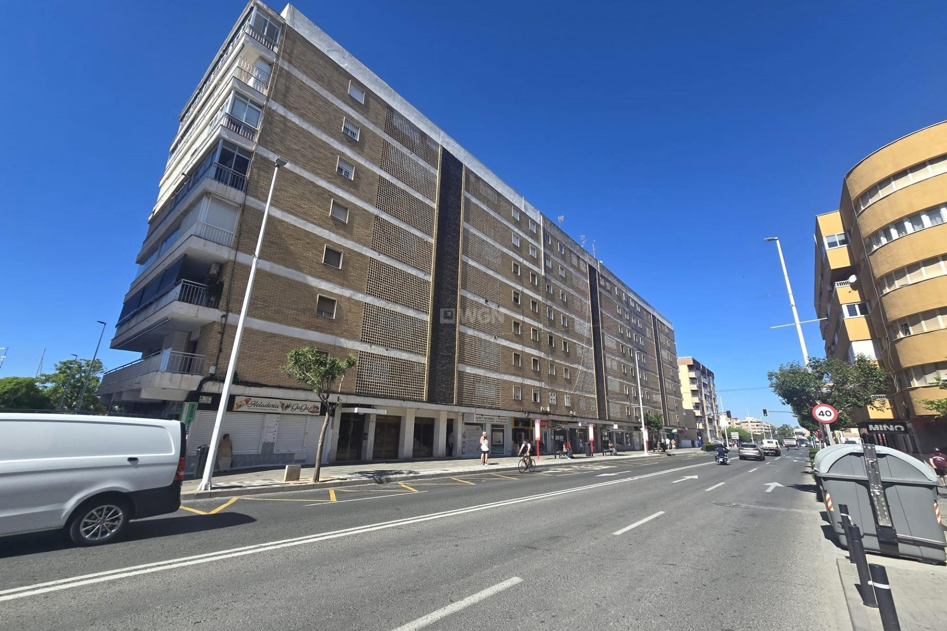 Odsprzedaż - Mieszkanie w bloku - Torrevieja - Puerto Deportivo Marina Salinas
