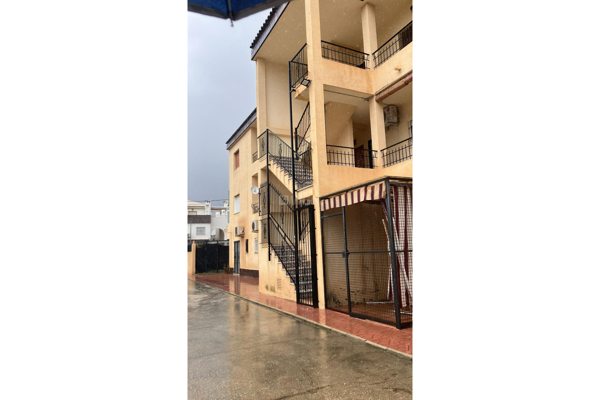 Odsprzedaż - Mieszkanie w bloku - Torrevieja - Punta Prima