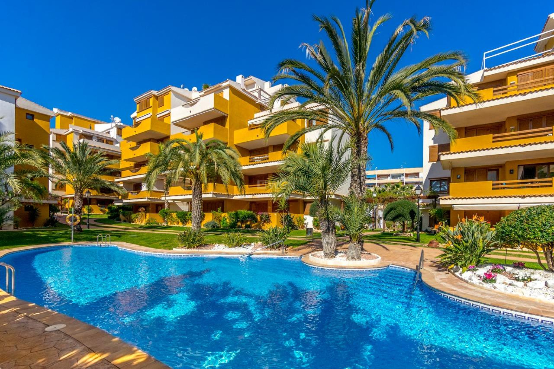Odsprzedaż - Mieszkanie w bloku - Torrevieja - Punta Prima