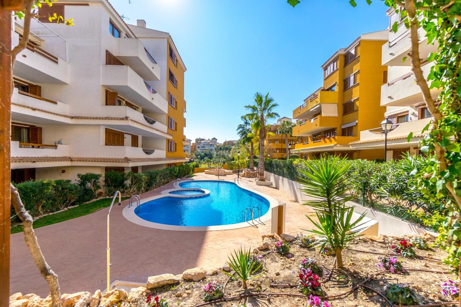 Odsprzedaż - Mieszkanie w bloku - Torrevieja - Punta Prima