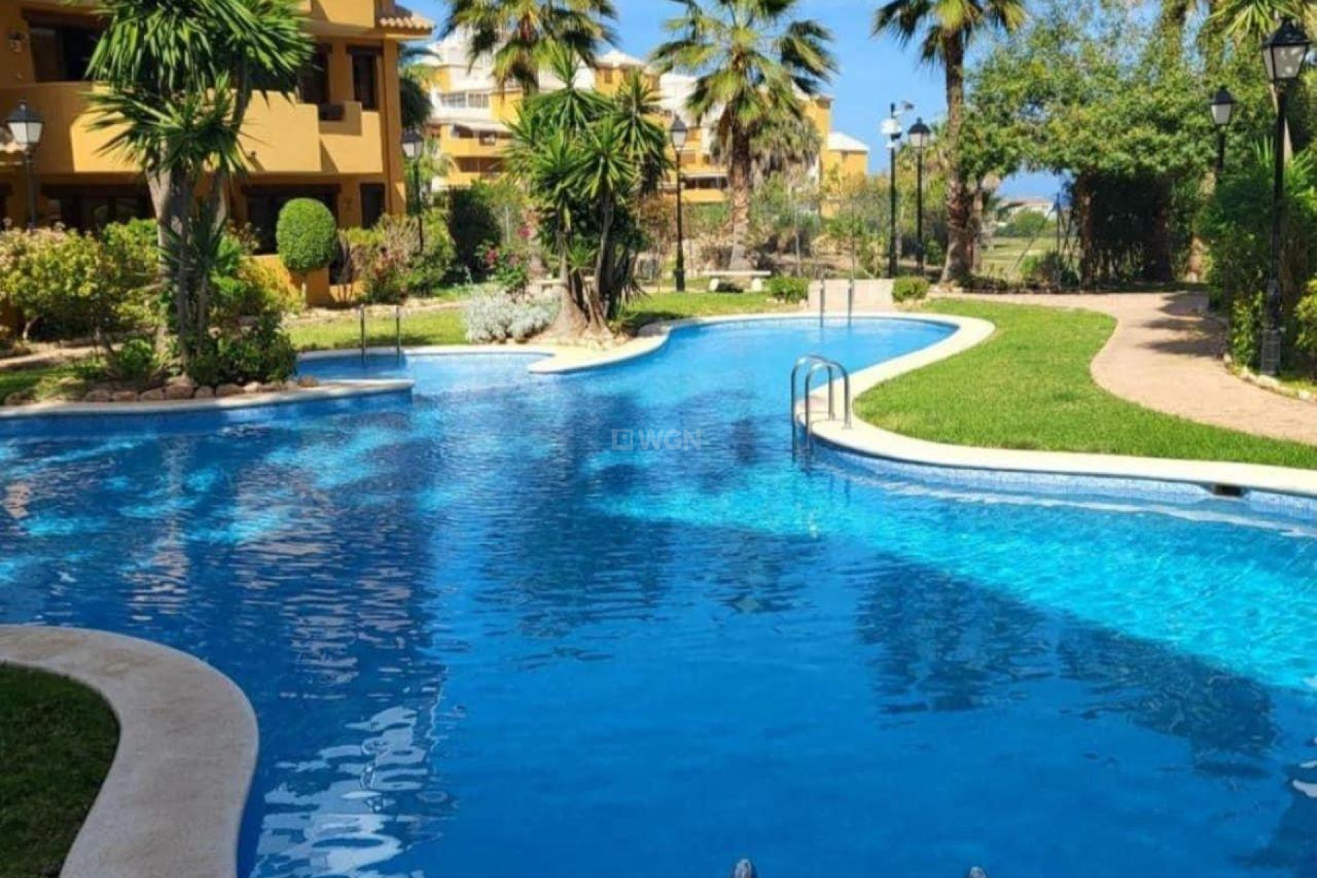 Odsprzedaż - Mieszkanie w bloku - Torrevieja - Punta Prima