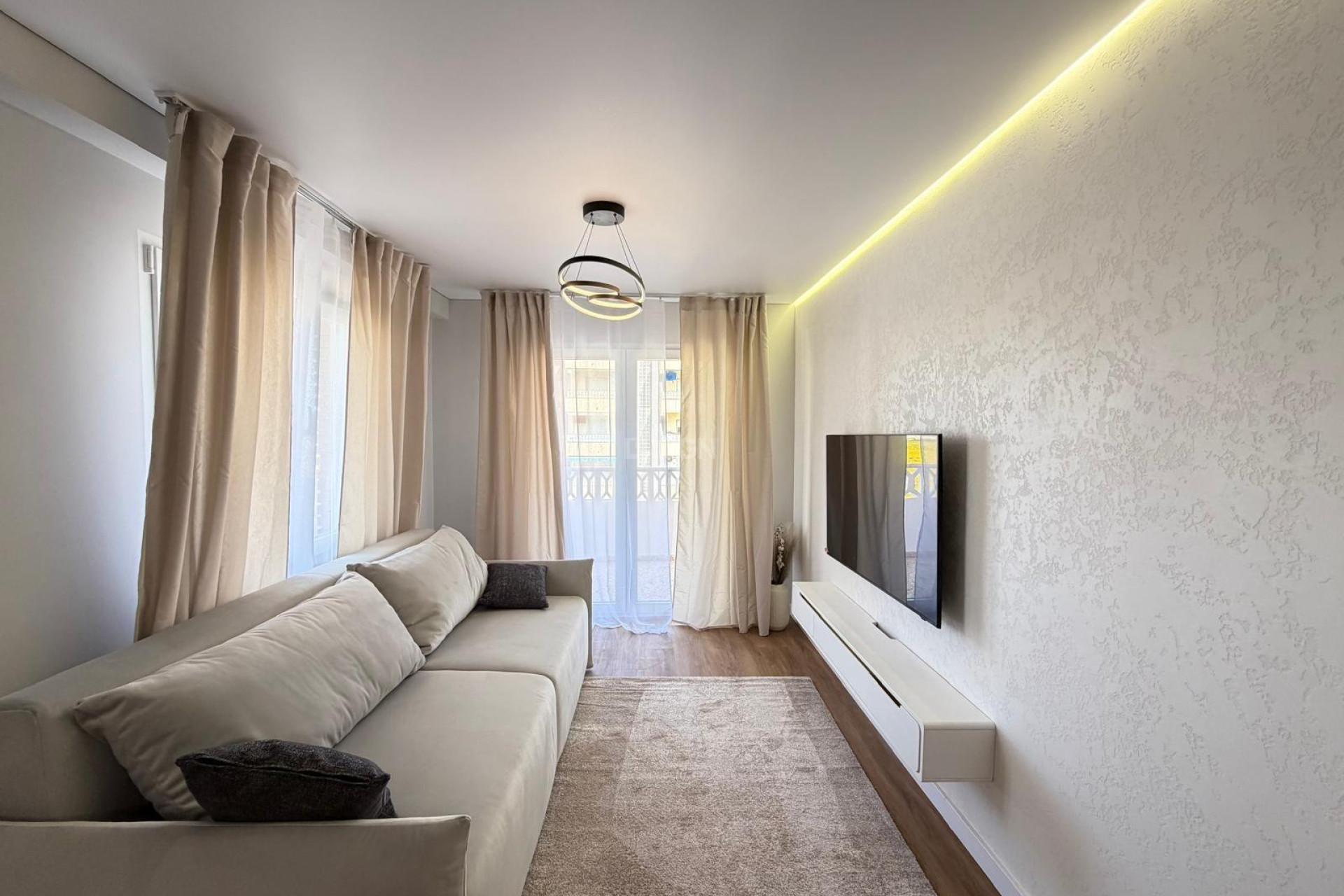 Odsprzedaż - Mieszkanie w bloku - Torrevieja - Punta Prima