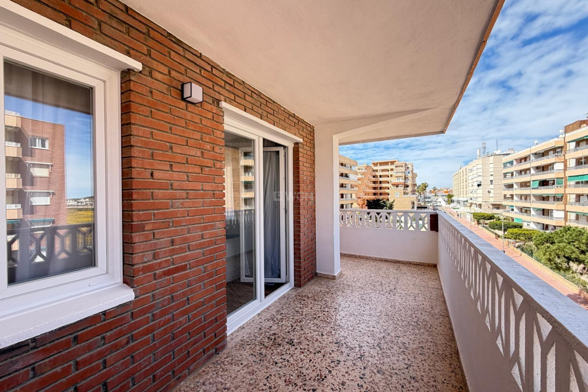 Odsprzedaż - Mieszkanie w bloku - Torrevieja - Punta Prima