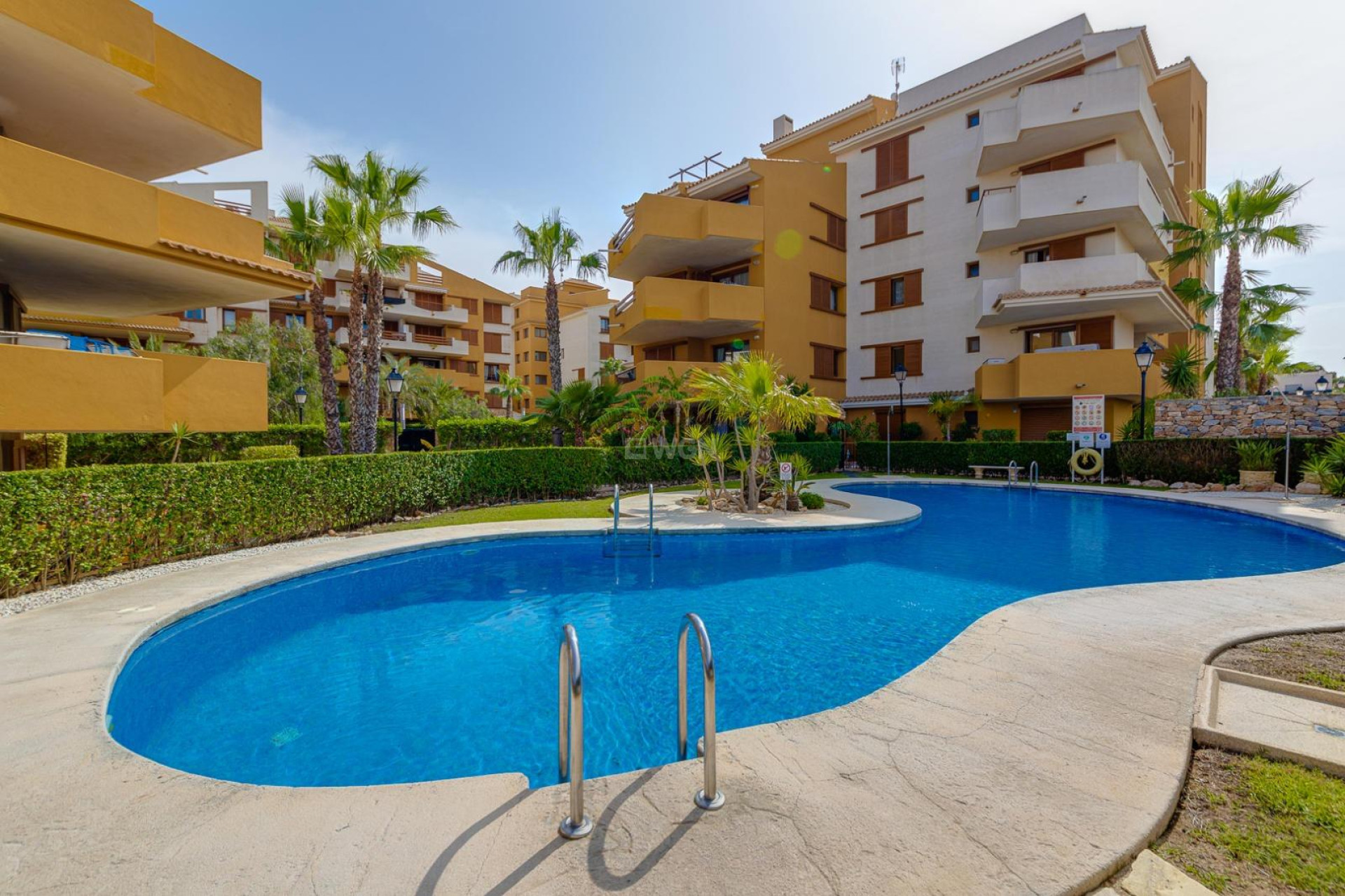 Odsprzedaż - Mieszkanie w bloku - Torrevieja - Punta Prima