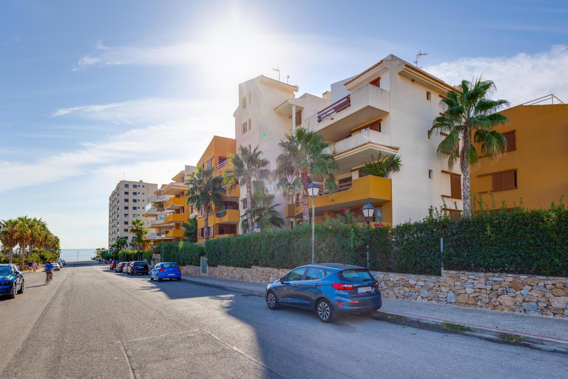 Odsprzedaż - Mieszkanie w bloku - Torrevieja - Punta Prima