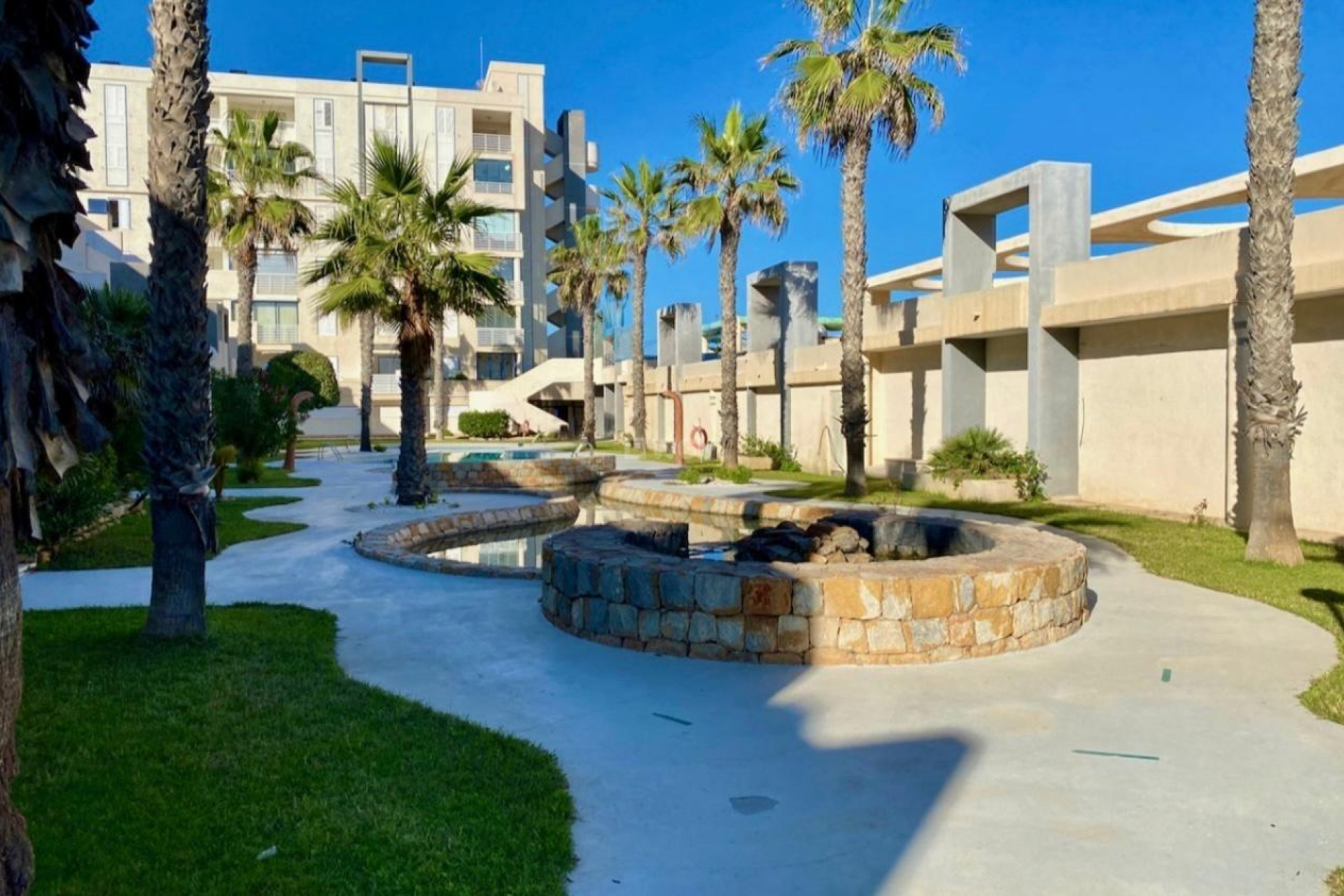Odsprzedaż - Mieszkanie w bloku - Torrevieja - Torre La Mata