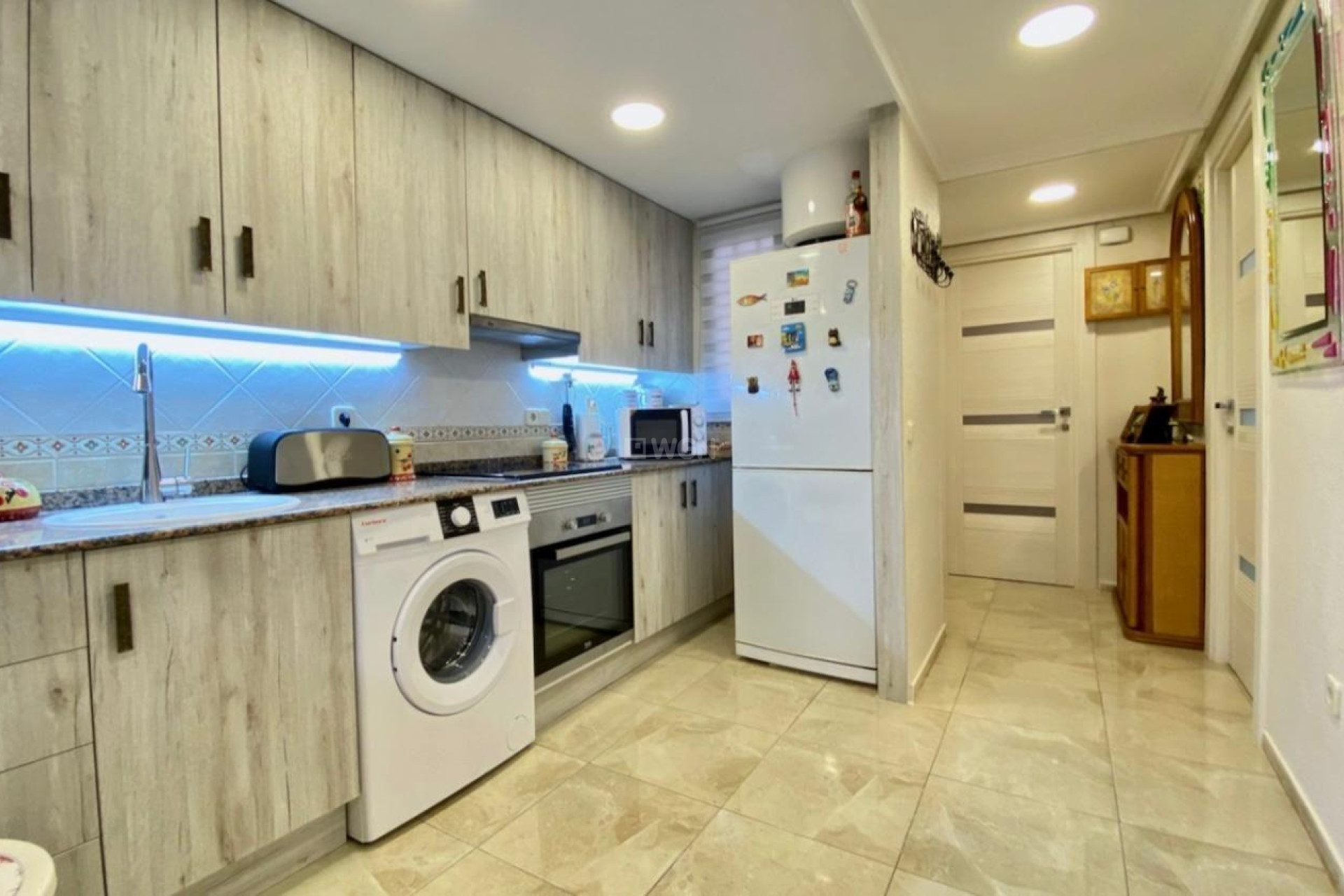 Odsprzedaż - Mieszkanie w bloku - Torrevieja - Torre La Mata