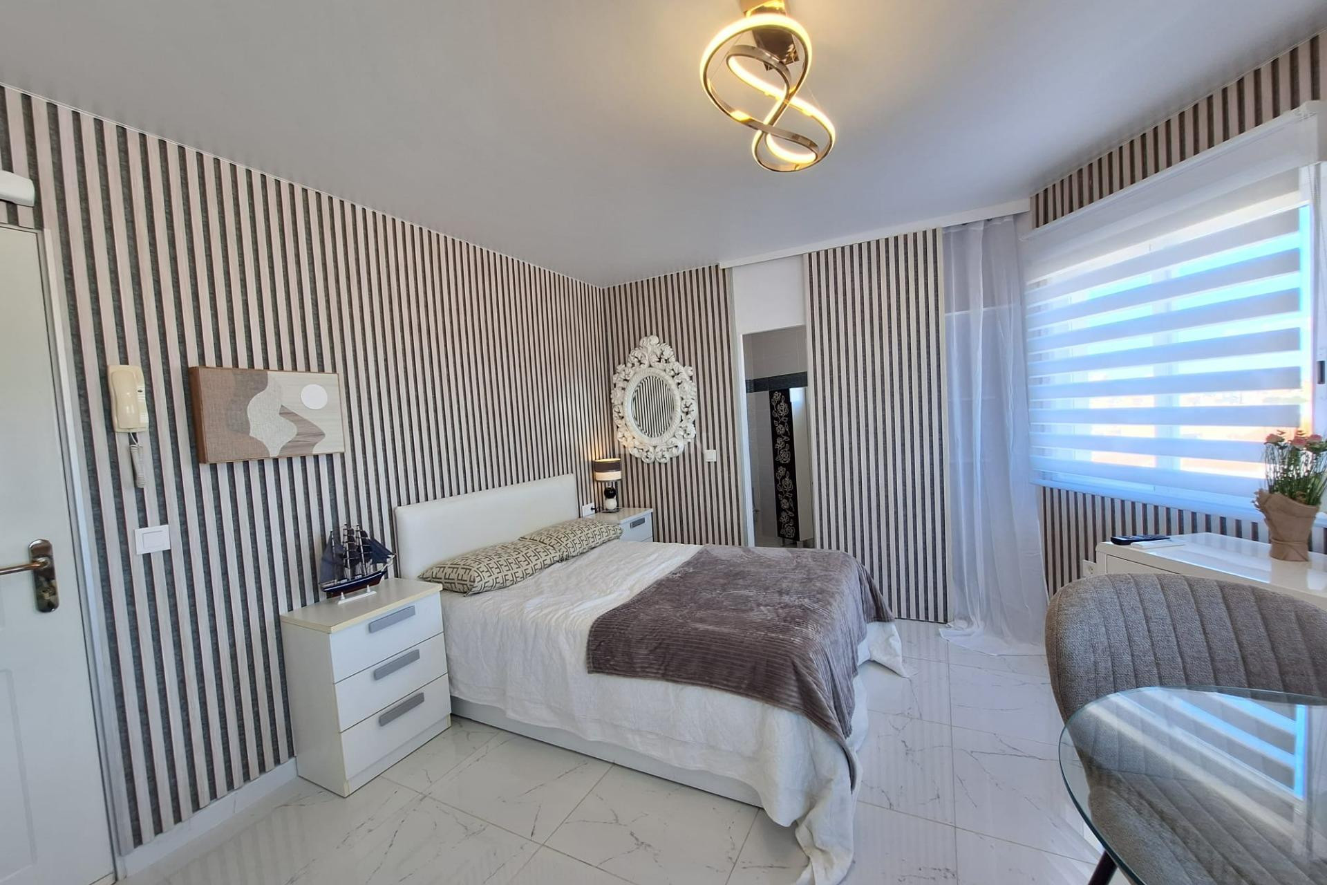 Odsprzedaż - Mieszkanie w bloku - Torrevieja - Torrejón