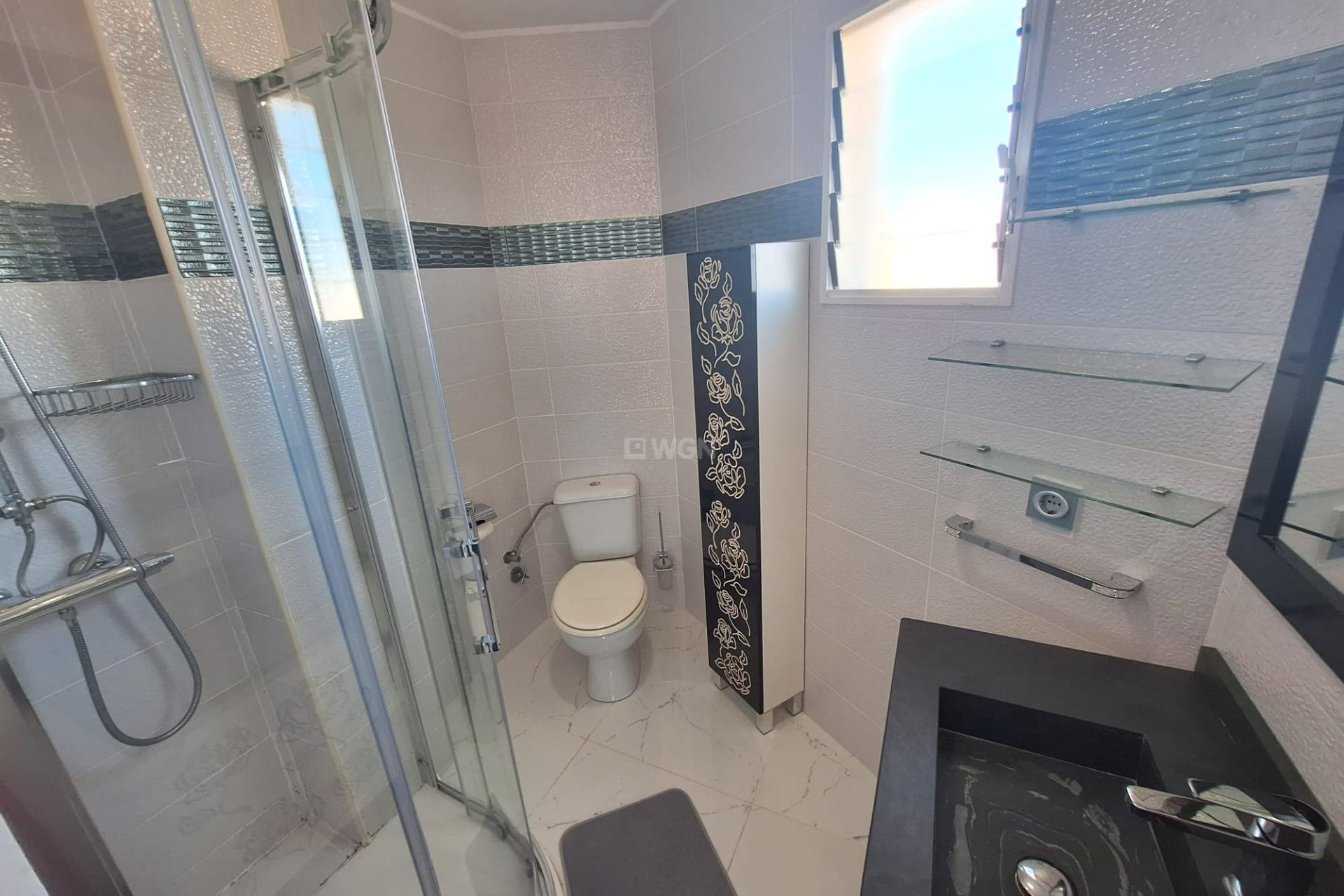 Odsprzedaż - Mieszkanie w bloku - Torrevieja - Torrejón