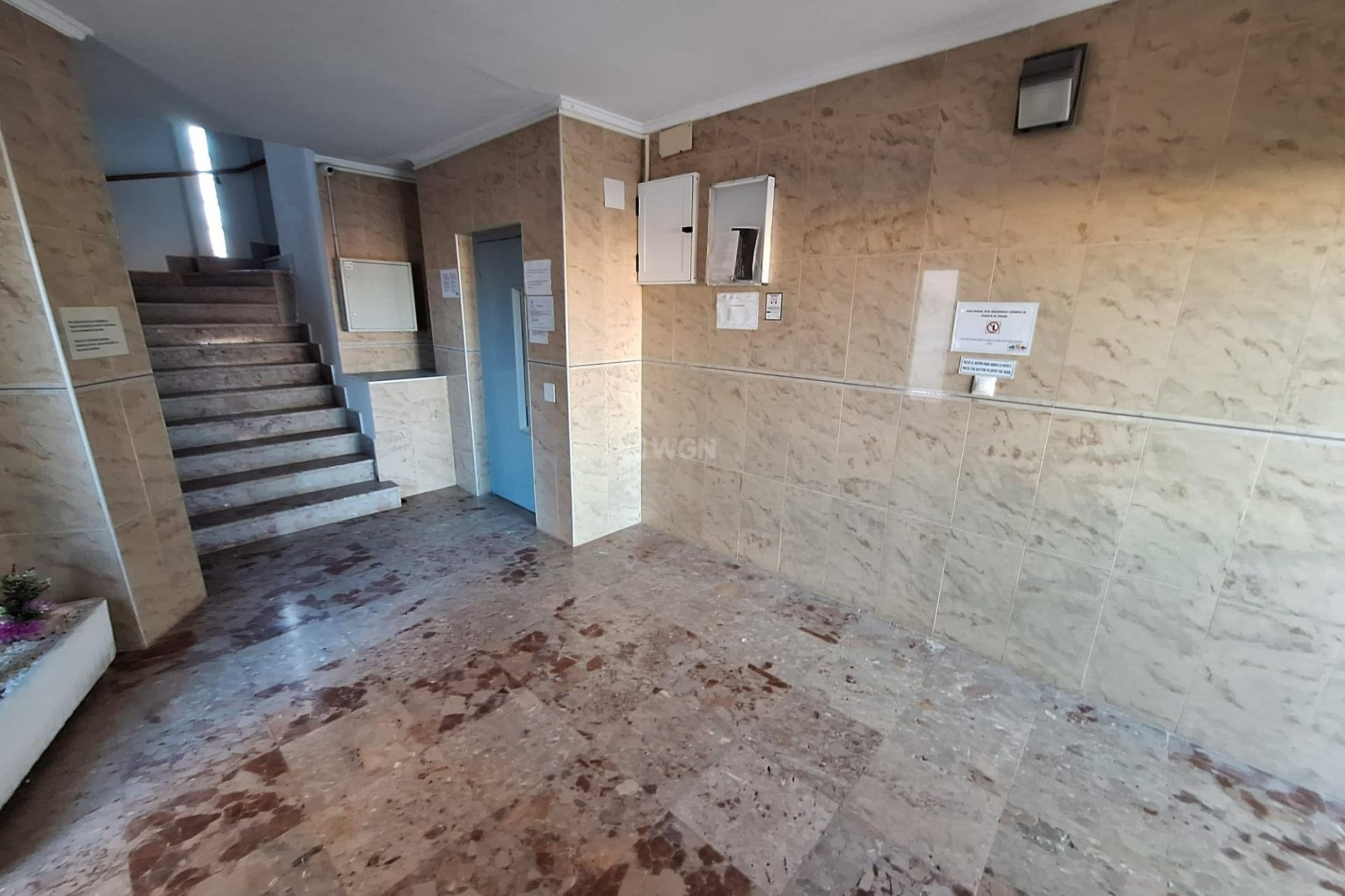 Odsprzedaż - Mieszkanie w bloku - Torrevieja - Torrejón