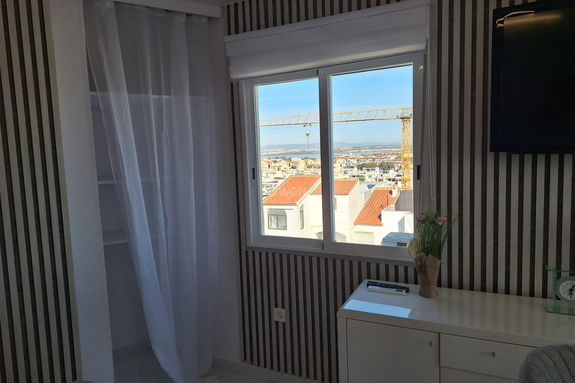Odsprzedaż - Mieszkanie w bloku - Torrevieja - Torrejón
