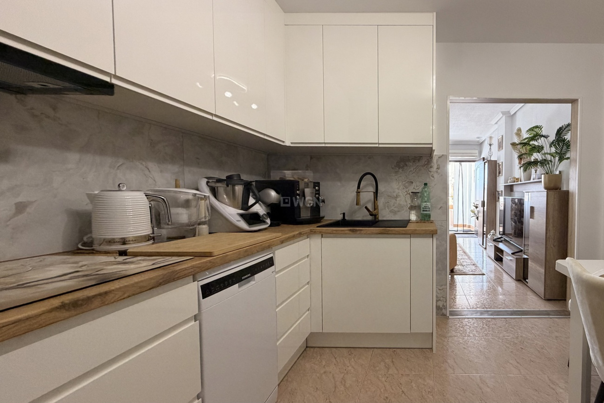 Odsprzedaż - Mieszkanie w bloku - Torrevieja - Urb. Calas Blancas III