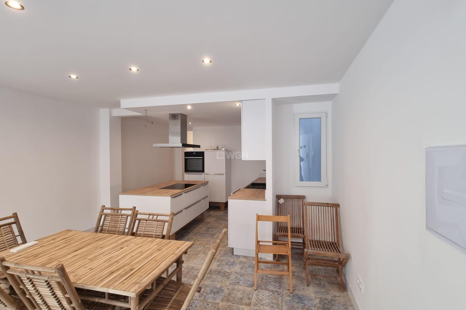 Odsprzedaż - Mieszkanie w bloku - Torrevieja