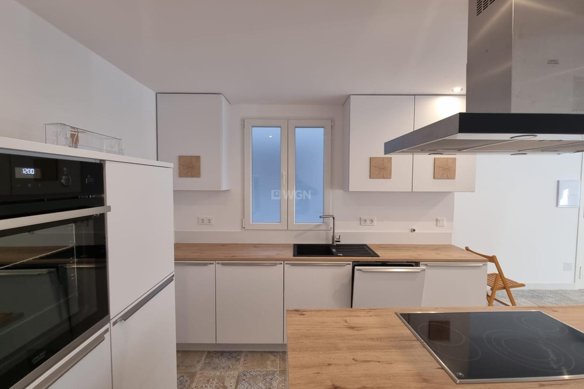 Odsprzedaż - Mieszkanie w bloku - Torrevieja