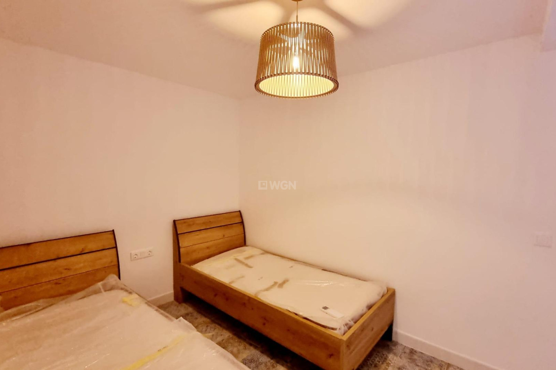 Odsprzedaż - Mieszkanie w bloku - Torrevieja