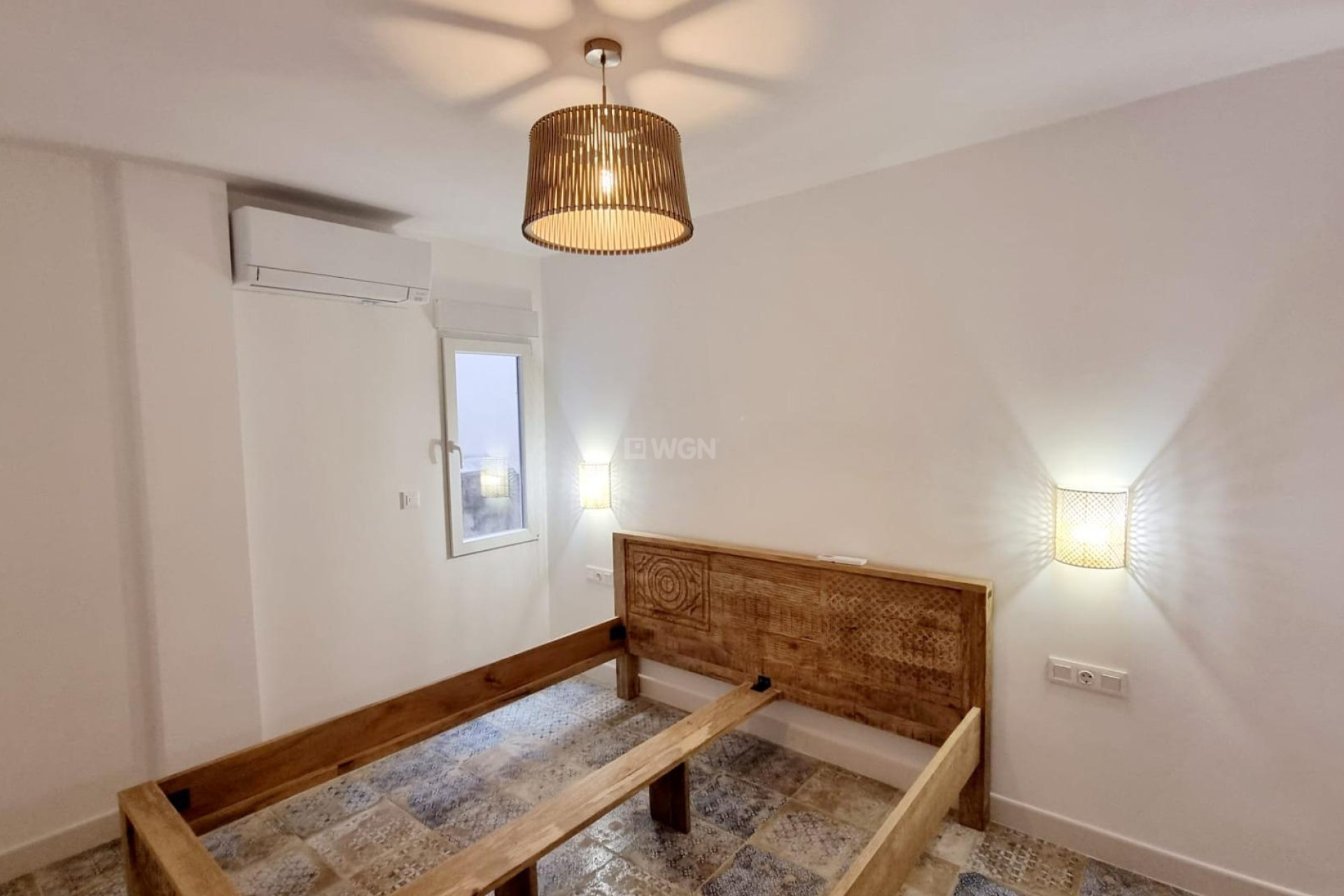 Odsprzedaż - Mieszkanie w bloku - Torrevieja