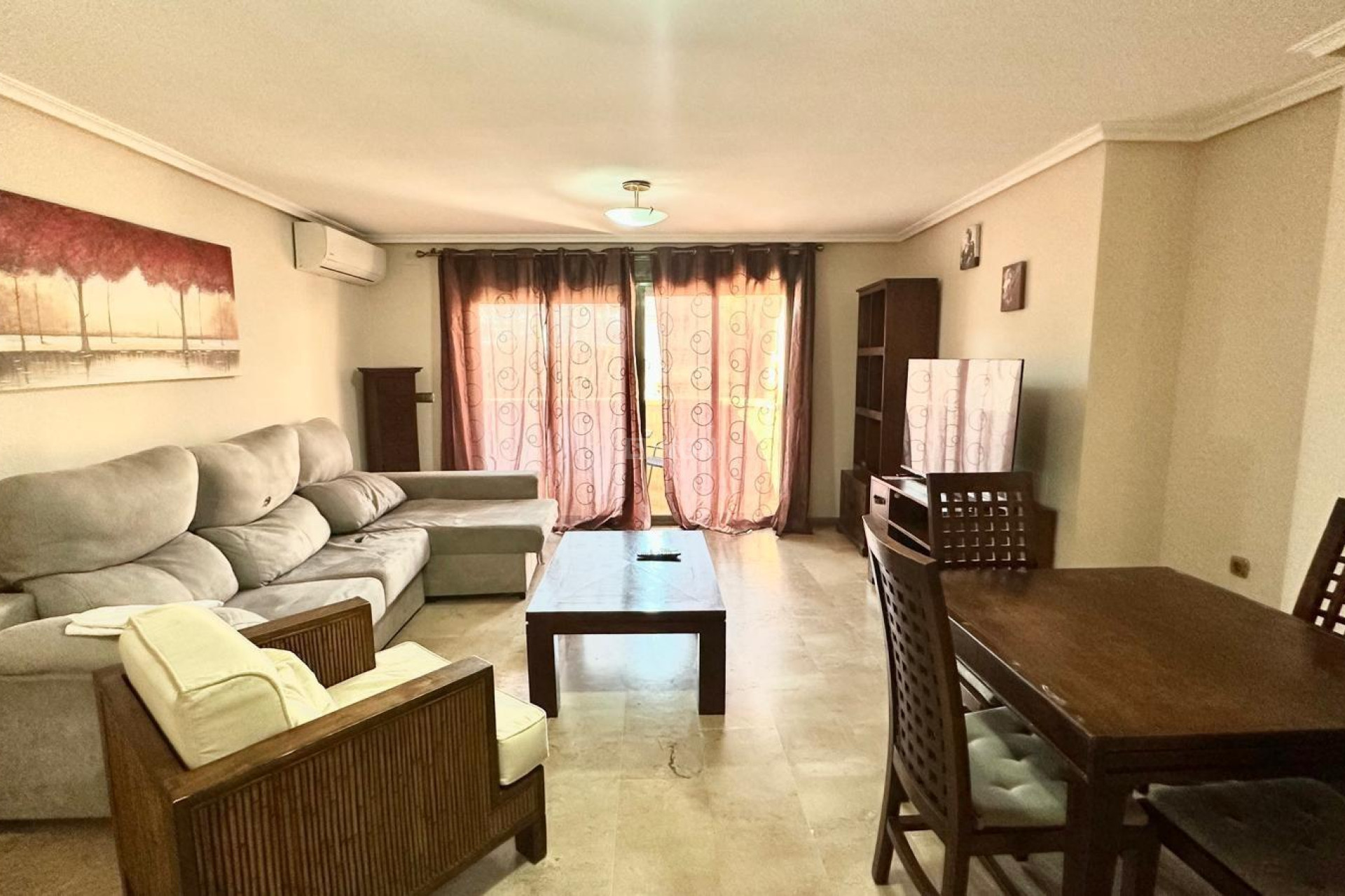 Odsprzedaż - Mieszkanie w bloku - Torrevieja