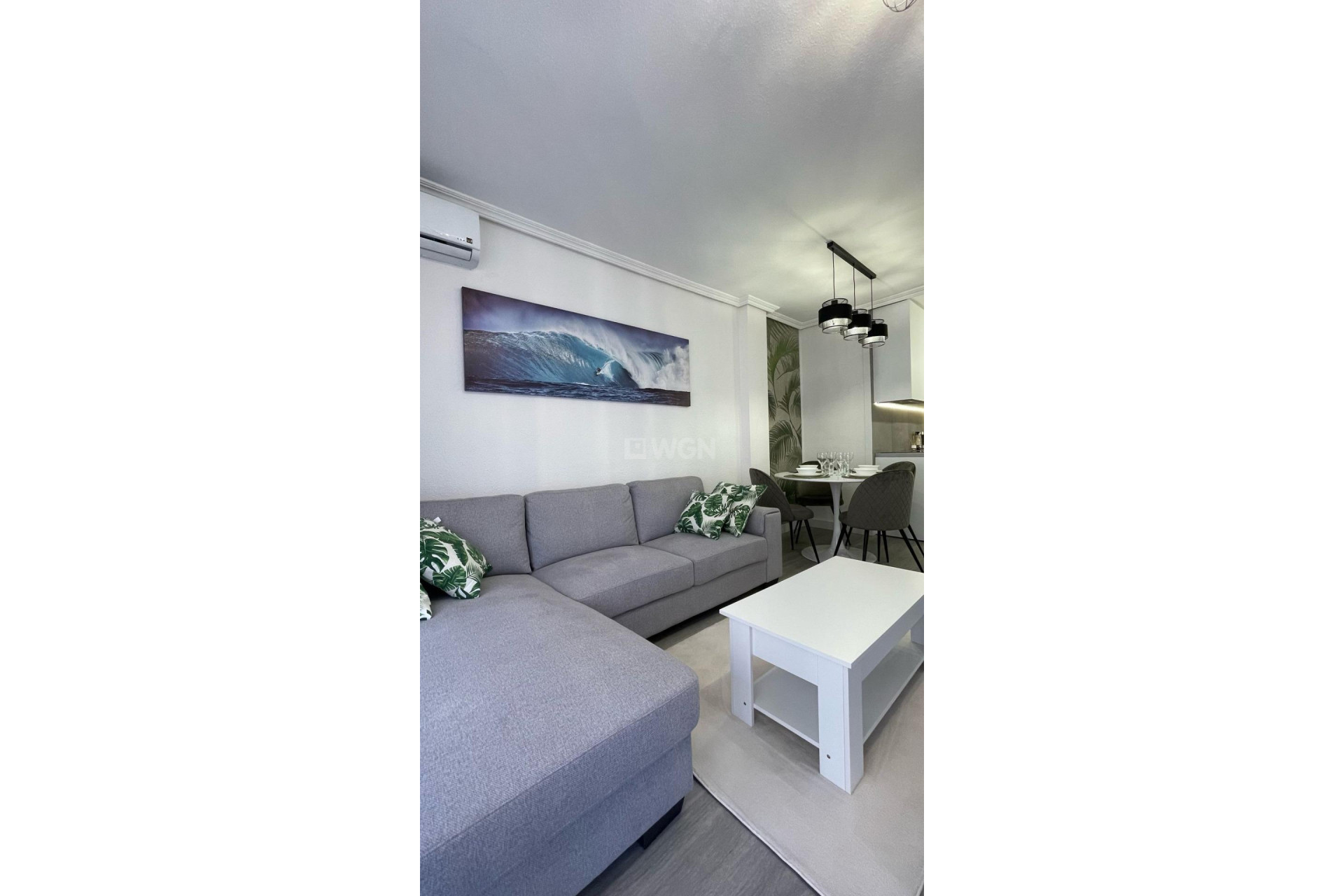 Odsprzedaż - Mieszkanie w bloku - Torrevieja