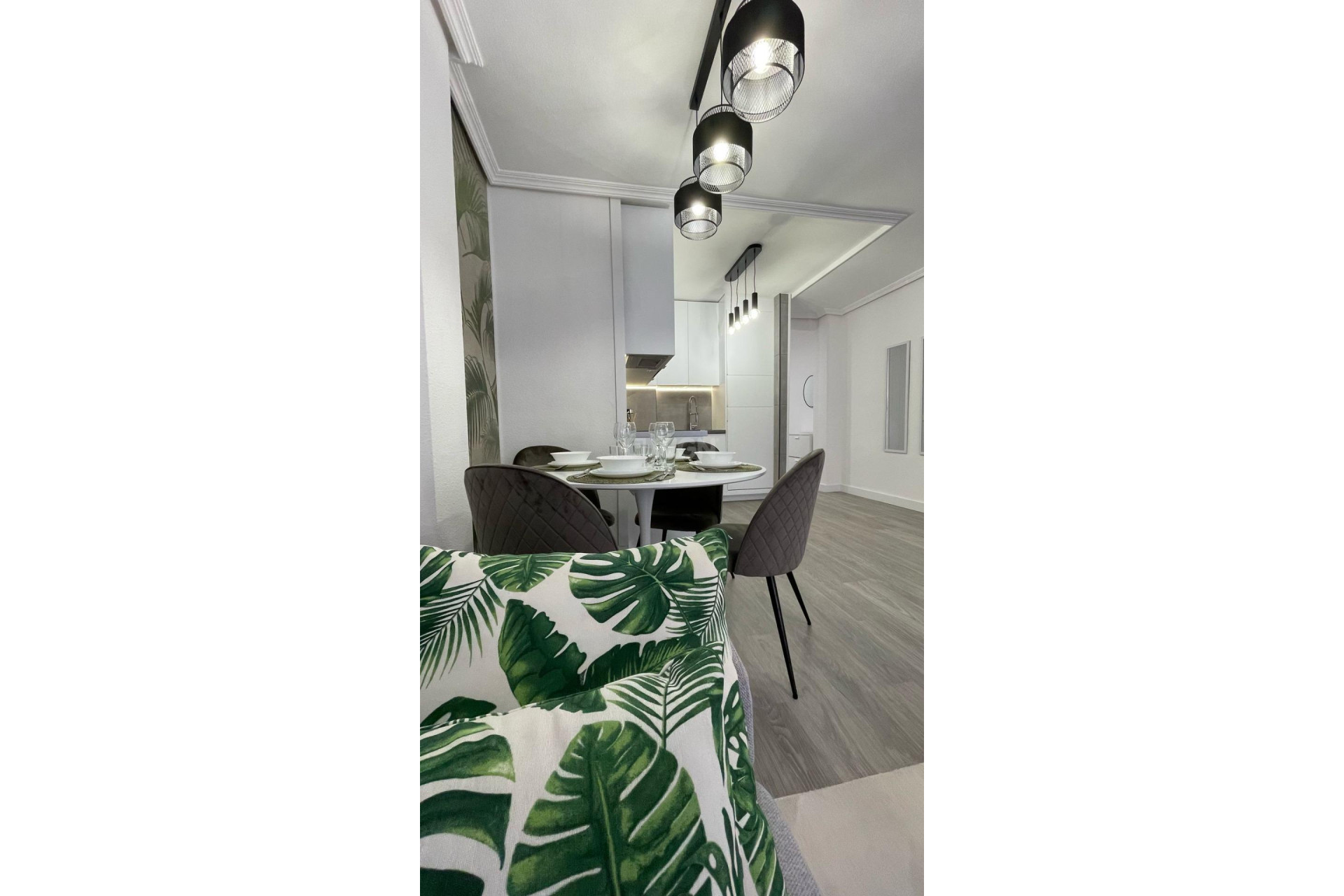 Odsprzedaż - Mieszkanie w bloku - Torrevieja