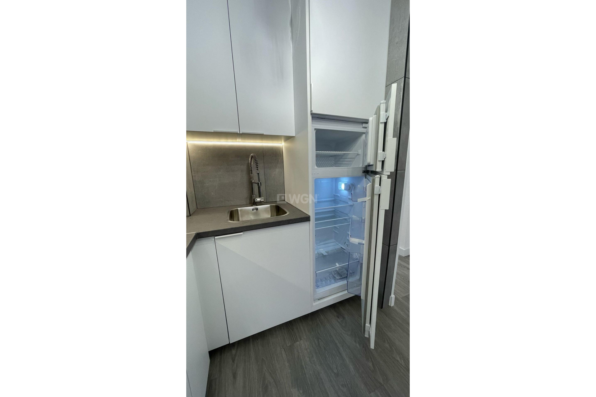 Odsprzedaż - Mieszkanie w bloku - Torrevieja