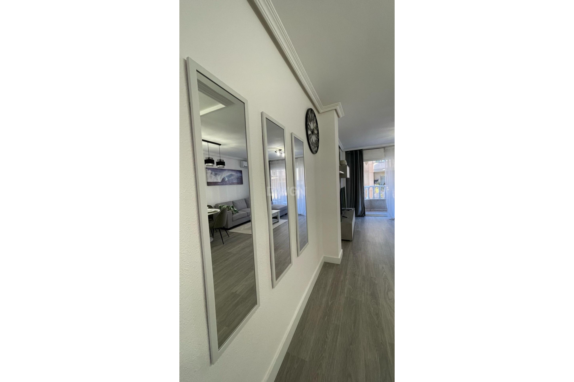 Odsprzedaż - Mieszkanie w bloku - Torrevieja