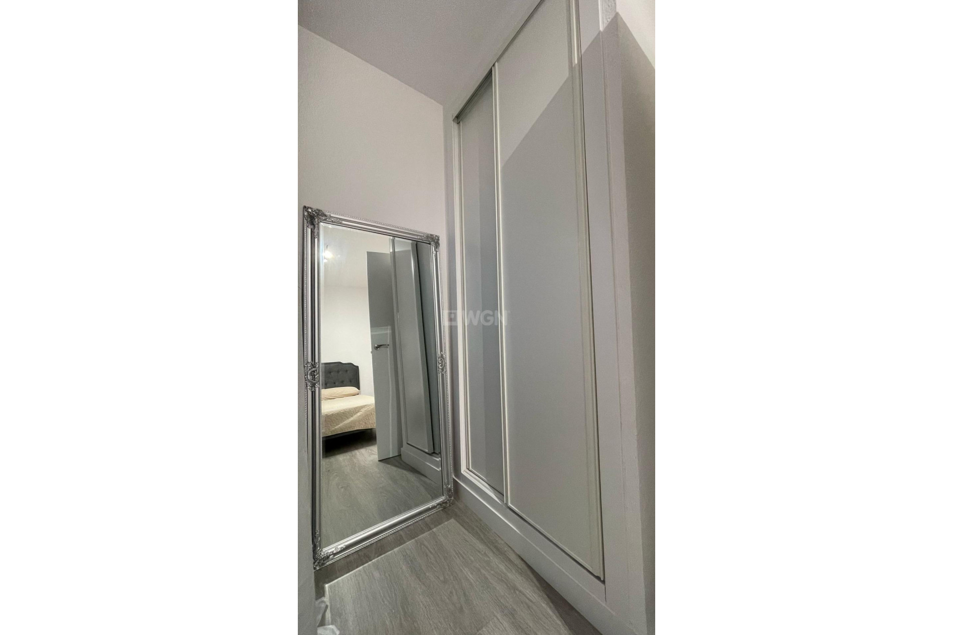 Odsprzedaż - Mieszkanie w bloku - Torrevieja