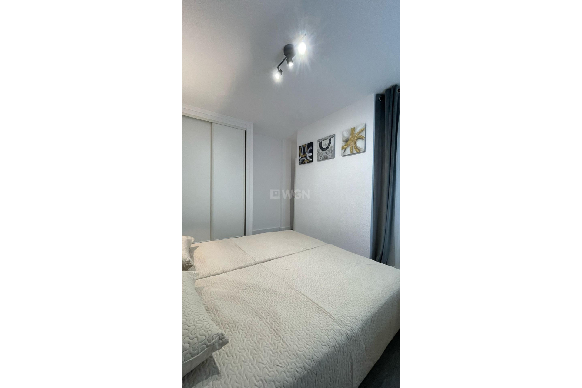 Odsprzedaż - Mieszkanie w bloku - Torrevieja