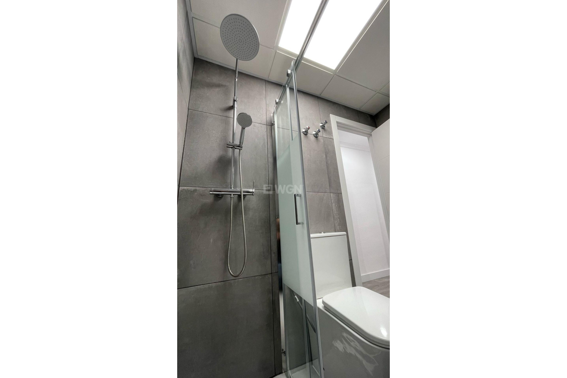 Odsprzedaż - Mieszkanie w bloku - Torrevieja